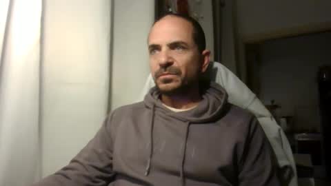 Snapshot of emmagold123 chatting on April 1, 3:07 am Ariel online show from April 1, 3:07 am