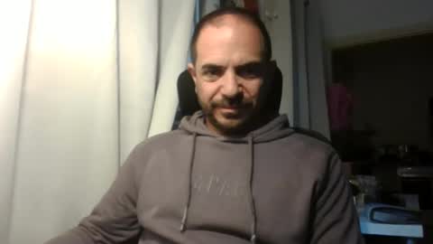 Snapshot of emmagold123 chatting on April 2, 4:32 am Ariel online show from April 2, 4:32 am