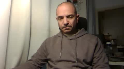 Snapshot of emmagold123 chatting on April 5, 3:58 am Ariel online show from April 5, 3:58 am