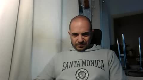 Snapshot of emmagold123 chatting on April 7, 6:36 am Ariel online show from April 7, 6:36 am