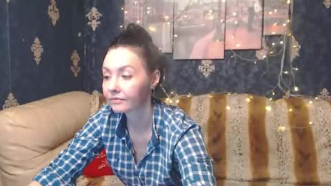 Snapshot of emmagoldx chatting on December 15, 7:31 pm EmmaGoldX online show from December 15, 7:31 pm