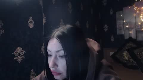 EmmaGoldX online show from March 15, 1:17 pm