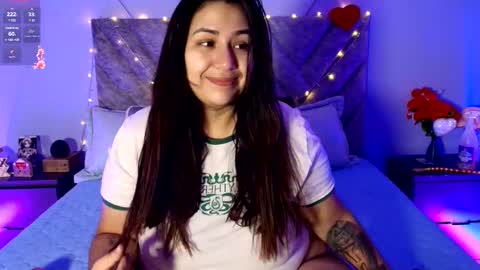 Snapshot of emmajohnss chatting on February 22, 4:18 am Emma online show from February 22, 4:18 am