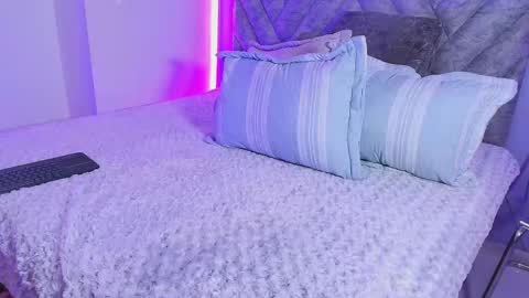 Snapshot of emmajohnss chatting on September 27, 3:55 am Emma online show from September 27, 3:55 am