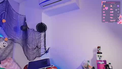 Snapshot of emmajohnss chatting on November 1, 4:03 am Emma online show from November 1, 4:03 am