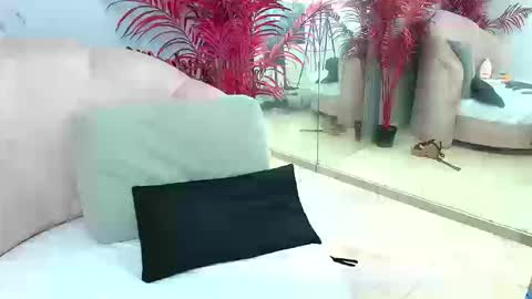 Snapshot of emmalebrun chatting on March 4, 12:55 pm Emma online show from March 4, 12:55 pm