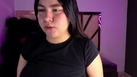 Snapshot of emmalee_a chatting on December 29, 2:00 pm Emma online show from December 29, 2:00 pm
