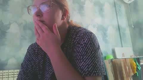 emmamelody online show from September 30, 9:47 am