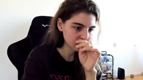 Snapshot of emmamon chatting on September 11, 9:53 am Emma online show from September 11, 9:53 am