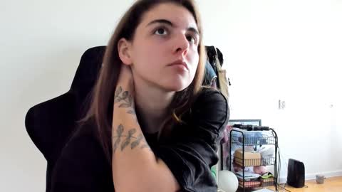 Snapshot of emmamon chatting on September 15, 8:47 am Emma online show from September 15, 8:47 am