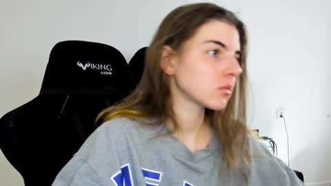 Emma online show from November 13, 11:09 am