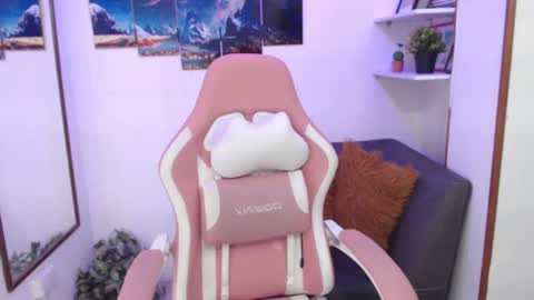 Emma  online show from March 9, 4:38 am