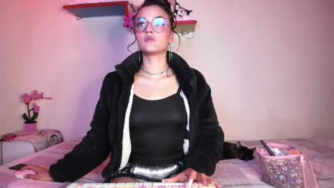 Emmantho online show from May 12, 2:52 am