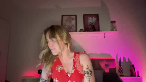 emmaonlyx1 online show from June 18, 2:34 am