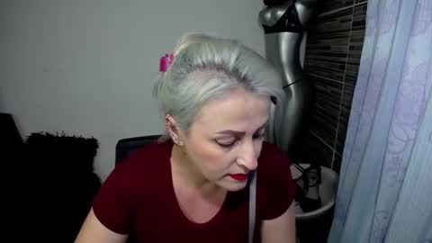 Emma online show from May 12, 10:40 pm