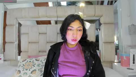 Emma online show from November 18, 12:20 pm