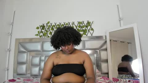 Snapshot of emmastarkx chatting on February 10, 12:20 pm emmastarkx online show from February 10, 12:20 pm