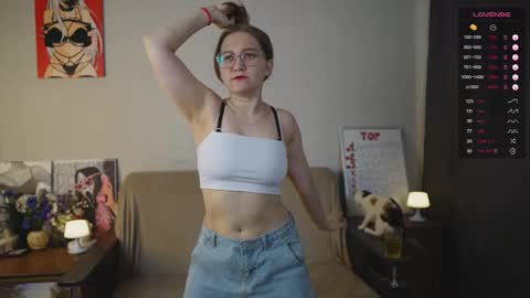 Mia online show from December 4, 4:11 am