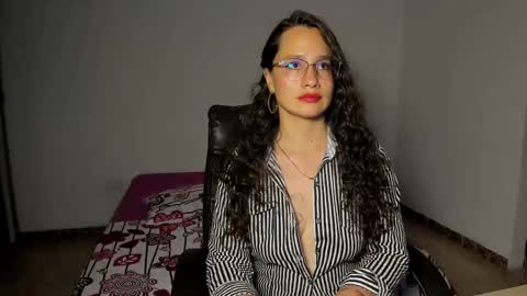 Snapshot of emmatorres9 chatting on March 1, 12:39 am Emma Torres online show from March 1, 12:39 am