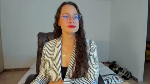 Snapshot of emmatorres9 chatting on March 11, 9:04 pm Emma Torres online show from March 11, 9:04 pm