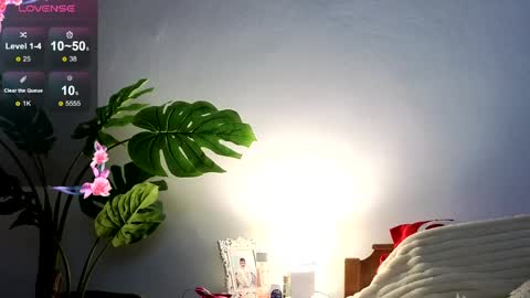 Emma online show from May 11, 8:50 pm