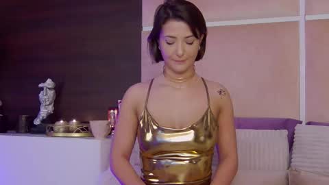 Emma Willinson online show from February 2, 6:12 am