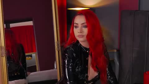 Snapshot of emmelyn_ chatting on December 23, 5:16 am Emm online show from December 23, 5:16 am