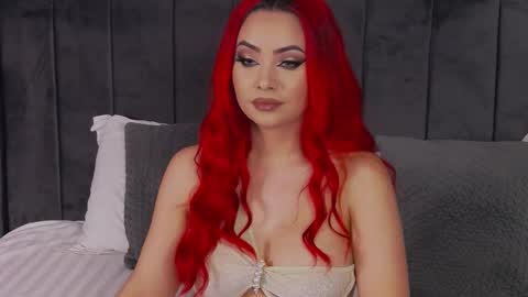 Snapshot of emmelyn_ chatting on February 4, 4:29 am Emm online show from February 4, 4:29 am