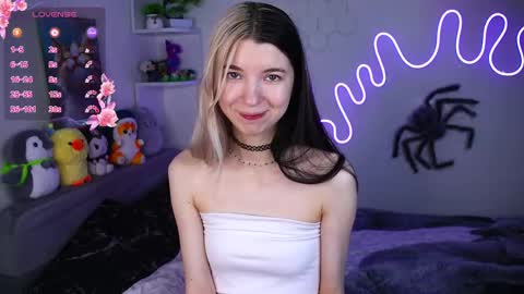 emmie_everly online show from April 28, 8:47 pm