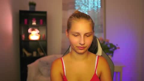 Emmie online show from October 11, 1:09 pm