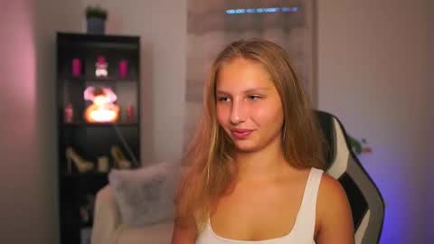 Emmie online show from October 17, 1:03 pm