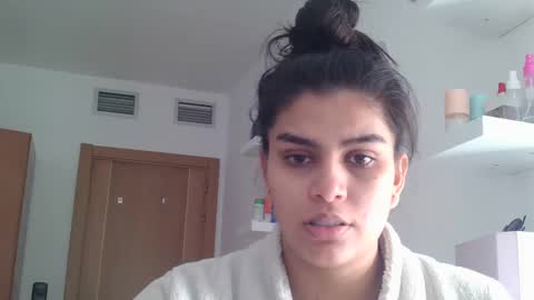 emmie online show from November 2, 9:33 am