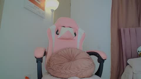 emmily online show from October 13, 7:58 pm