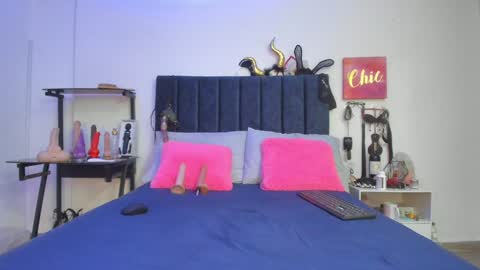          online show from December 5, 12:11 pm