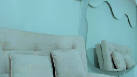 EMMILY online show from June 3, 2:33 pm