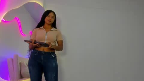 EMMILY online show from June 4, 2:23 pm