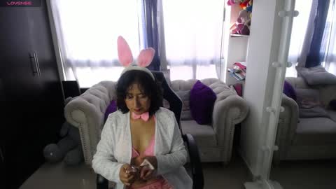 Snapshot of emmilychevalier chatting on January 9, 9:05 pm Emmily online show from January 9, 9:05 pm