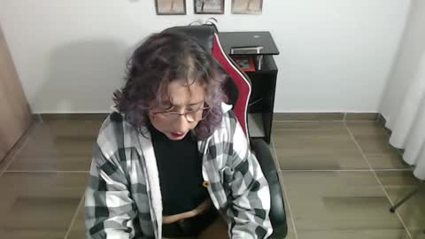 Emmily online show from December 2, 5:57 am