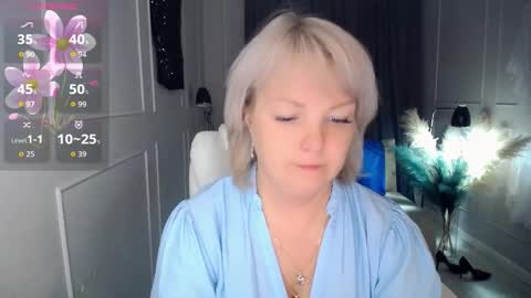 Snapshot of emmmam chatting on September 23, 9:01 am emmmam online show from September 23, 9:01 am