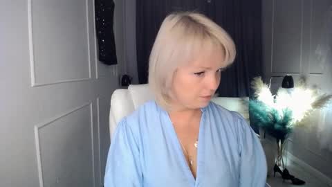 Snapshot of emmmam chatting on September 29, 12:21 pm emmmam online show from September 29, 12:21 pm