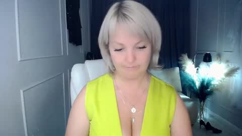 Snapshot of emmmam chatting on October 7, 7:55 pm emmmam online show from October 7, 7:55 pm