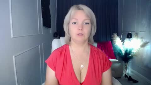 Snapshot of emmmam chatting on October 9, 9:18 am emmmam online show from October 9, 9:18 am