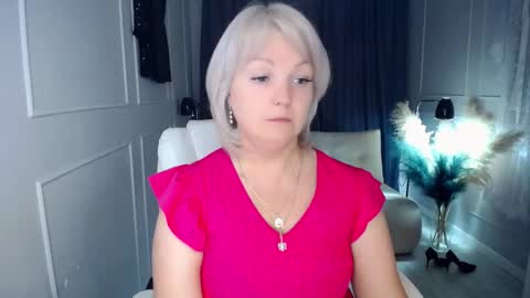 Snapshot of emmmam chatting on October 28, 10:52 am emmmam online show from October 28, 10:52 am