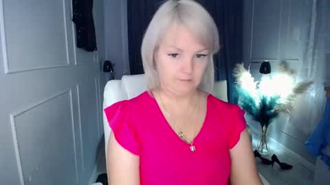 Snapshot of emmmam chatting on October 30, 7:10 am emmmam online show from October 30, 7:10 am