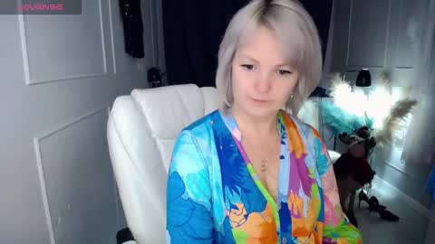 emmmam online show from January 12, 1:27 pm