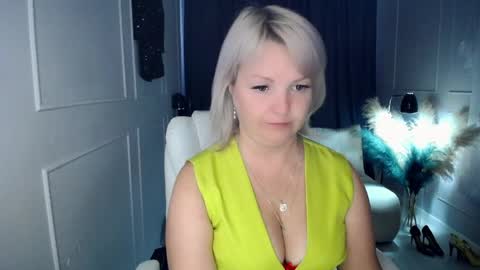 emmmam online show from April 2, 11:19 am