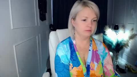 emmmam online show from May 15, 9:38 am