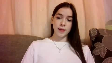 Snapshot of emmy_huff chatting on December 2, 7:16 pm emmy_huff online show from December 2, 7:16 pm