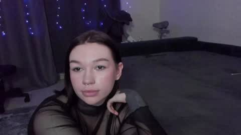 Snapshot of emmy_m00n chatting on January 4, 2:56 am Emily Johny online show from January 4, 2:56 am