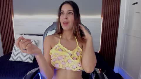 Snapshot of emmy_meadows chatting on October 2, 7:43 pm Emmy online show from October 2, 7:43 pm